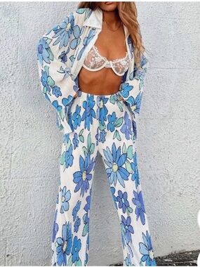 #709 Floral Blue Beautiful Wide-Leg Pantsuit - Blue Floral NWOT